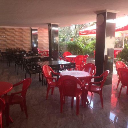 Hotel Twins Kobuleti Exterior foto
