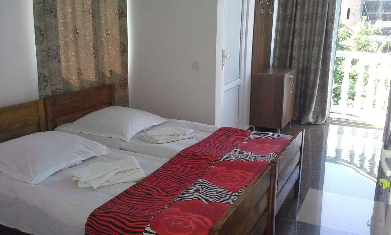 Hotel Twins Kobuleti Exterior foto