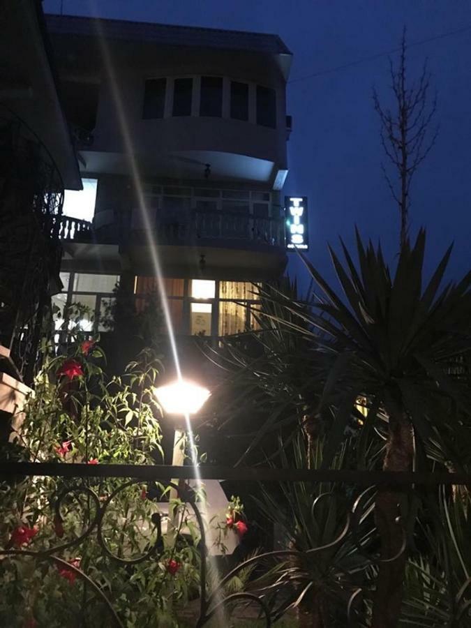 Hotel Twins Kobuleti Exterior foto